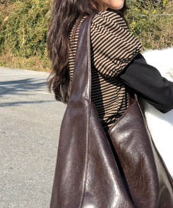 ナイトレザーショルダービッグバッグ BROWN