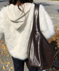 ナイトレザーショルダービッグバッグ BROWN