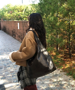 ナイトレザーショルダービッグバッグ BROWN