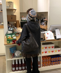 ナイトレザーショルダービッグバッグ BROWN