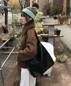 ナイトレザーショルダービッグバッグ BLACK