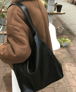 ナイトレザーショルダービッグバッグ BLACK