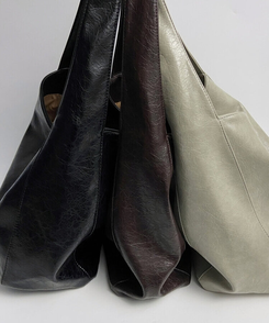 ナイトレザーショルダービッグバッグ