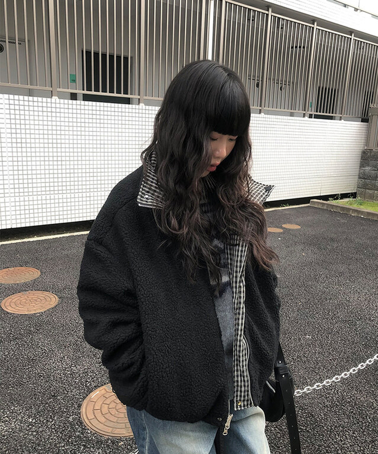 포엔 리버시블 체크 양털 뽀글이 패딩