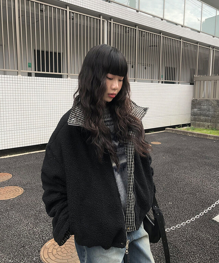 포엔 리버시블 체크 양털 뽀글이 패딩