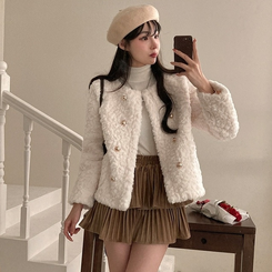 원더랜드 더블 금장 버튼 뽀글이 논카라 퍼 자켓 화이트