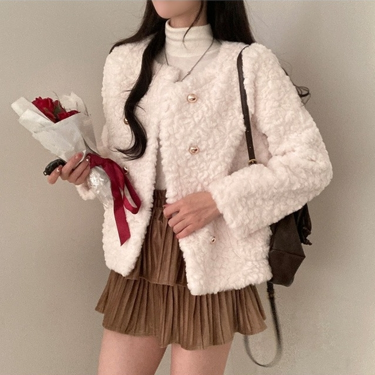 원더랜드 더블 금장 버튼 뽀글이 논카라 퍼 자켓 화이트