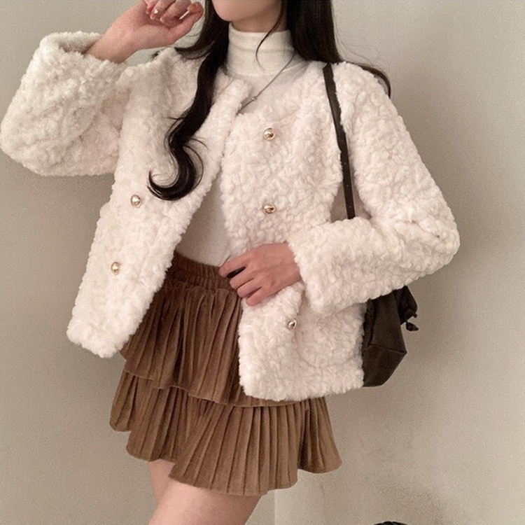 원더랜드 더블 금장 버튼 뽀글이 논카라 퍼 자켓 화이트