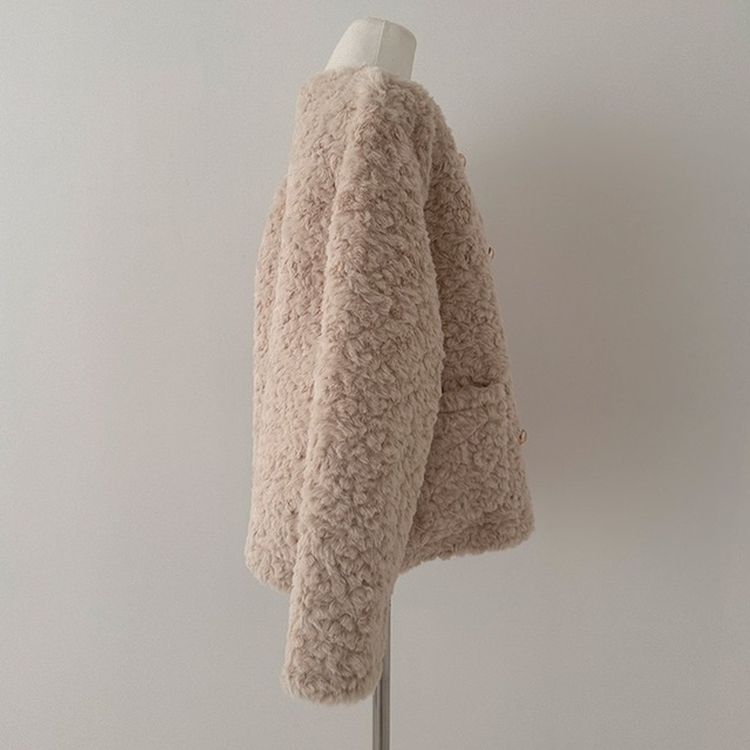 원더랜드 더블 금장 버튼 뽀글이 논카라 퍼 자켓