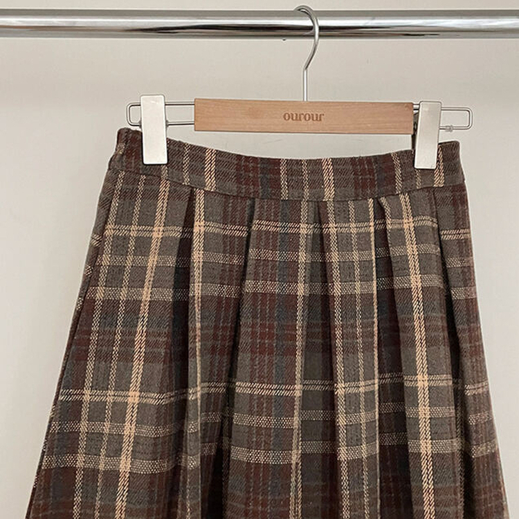 모아 도톰 뒷밴딩 체크 플리츠 롱 스커트