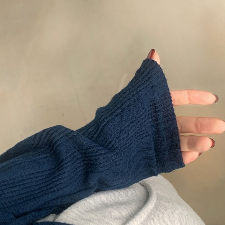 이너블 골지버튼 여리핏 긴팔니트 티셔츠 4color 네이비