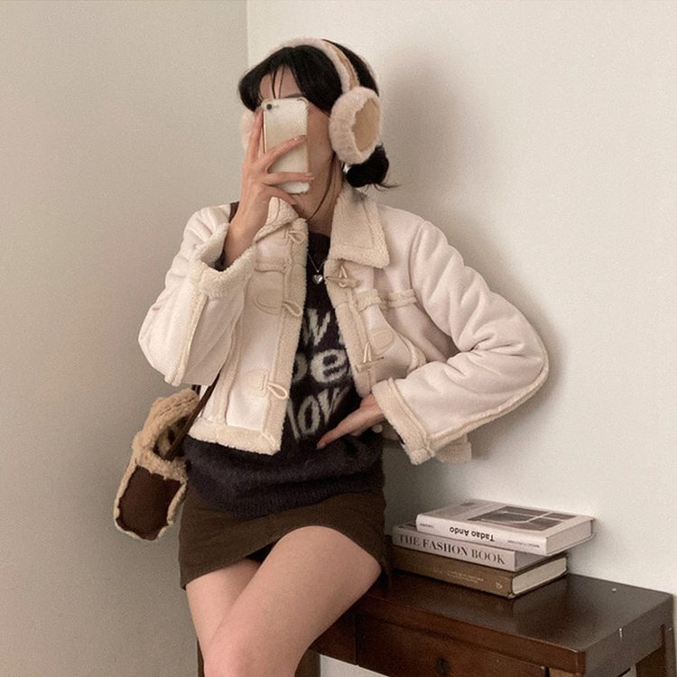 베이비 양털 떡볶이 무스탕 자켓 아이보리