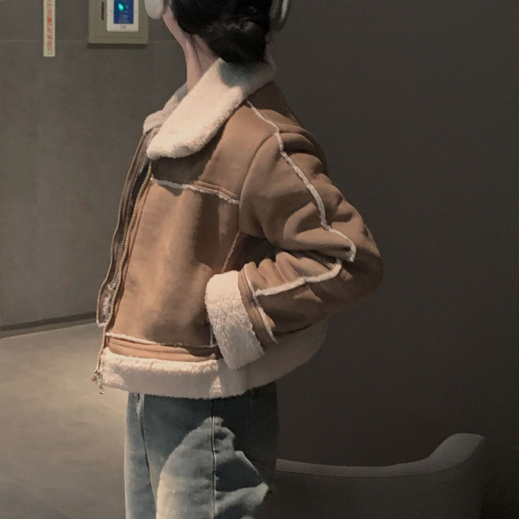 소프트 스웨이드 양털 데일리 카라 크롭 스탠다드핏 무스탕 모카브라운