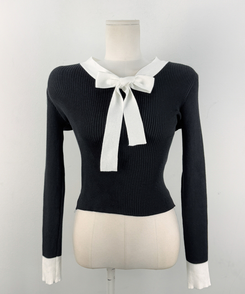 ラウンドネックリボンセミクロップニット