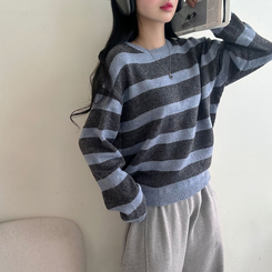 ストライプベーシックラウンドニット SKY BLUE