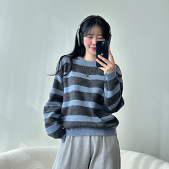 ストライプベーシックラウンドニット SKY BLUE