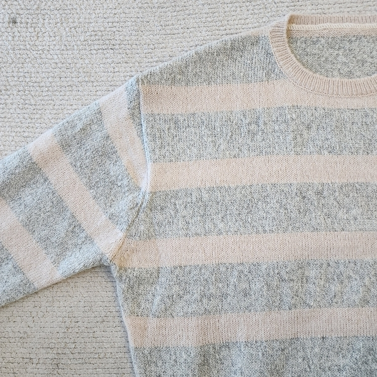 ストライプベーシックラウンドニット