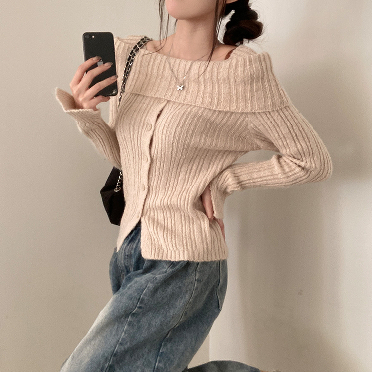 마들렌 소매트임 오프숄더 골지 울 버튼 니트 베이지