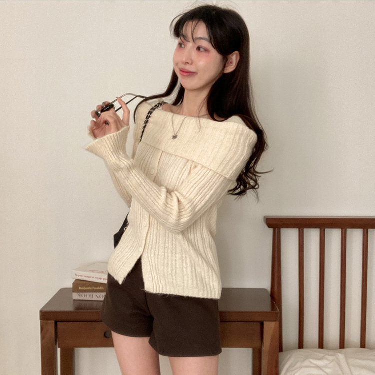 마들렌 소매트임 오프숄더 골지 울 버튼 니트 아이보리