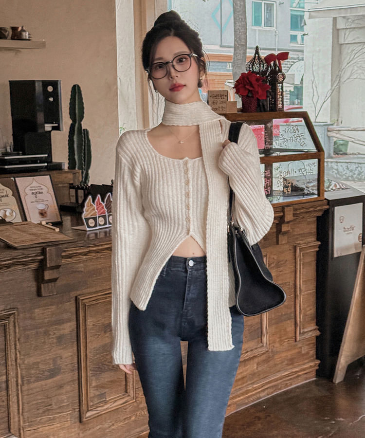 【マフラー付き】Uネックボタンスリットウールニットカーディガン IVORY