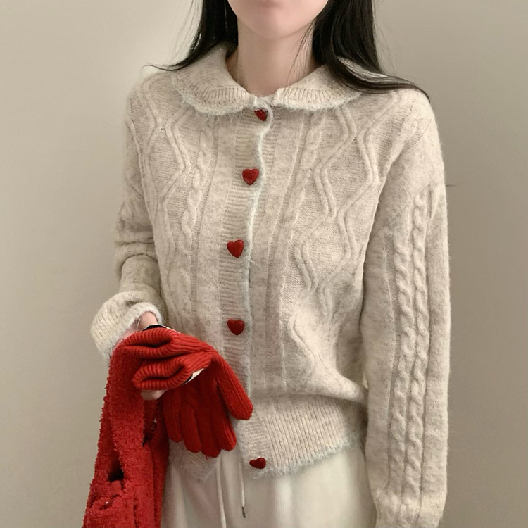 왕귀염 하트단추 빈티지 카라넥 레드 단추 귀요미 니트 가디건 겨울 연말 크리스마스 베이지