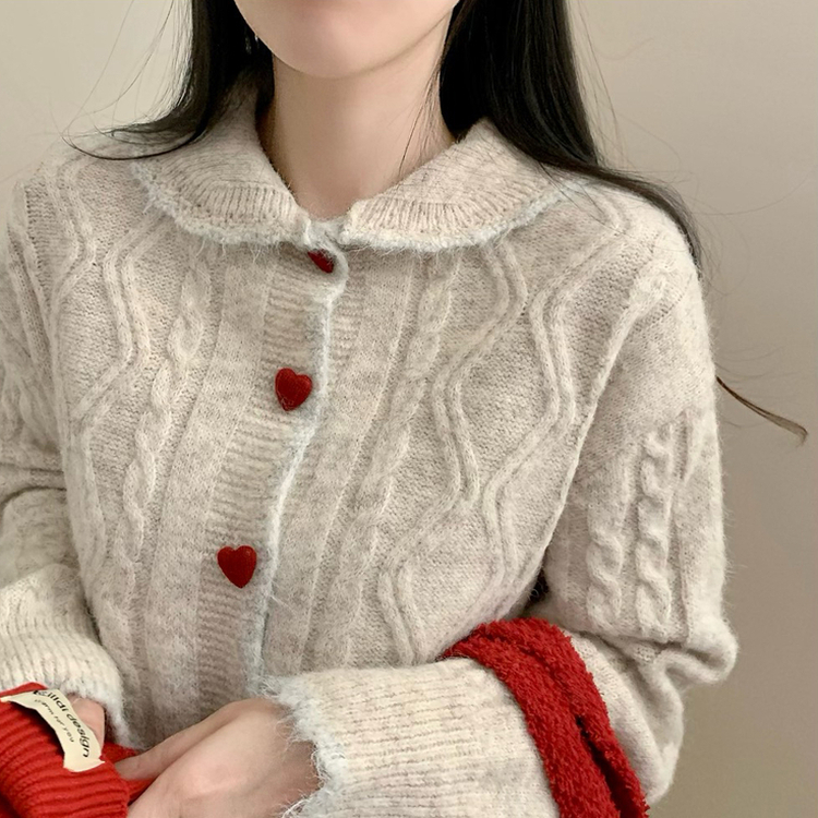 왕귀염 하트단추 빈티지 카라넥 레드 단추 귀요미 니트 가디건 겨울 연말 크리스마스 베이지