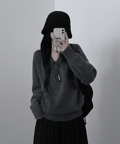 도톰프리나그랑브이넥긴팔니트 차콜