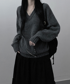 도톰프리나그랑브이넥긴팔니트 차콜