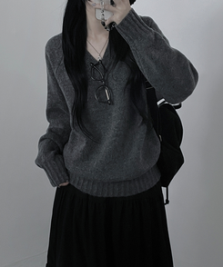 도톰프리나그랑브이넥긴팔니트 차콜