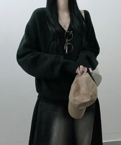 도톰프리나그랑브이넥긴팔니트 카키