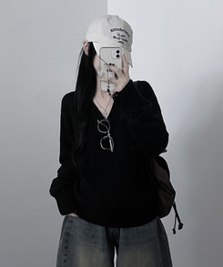 도톰프리나그랑브이넥긴팔니트 검정