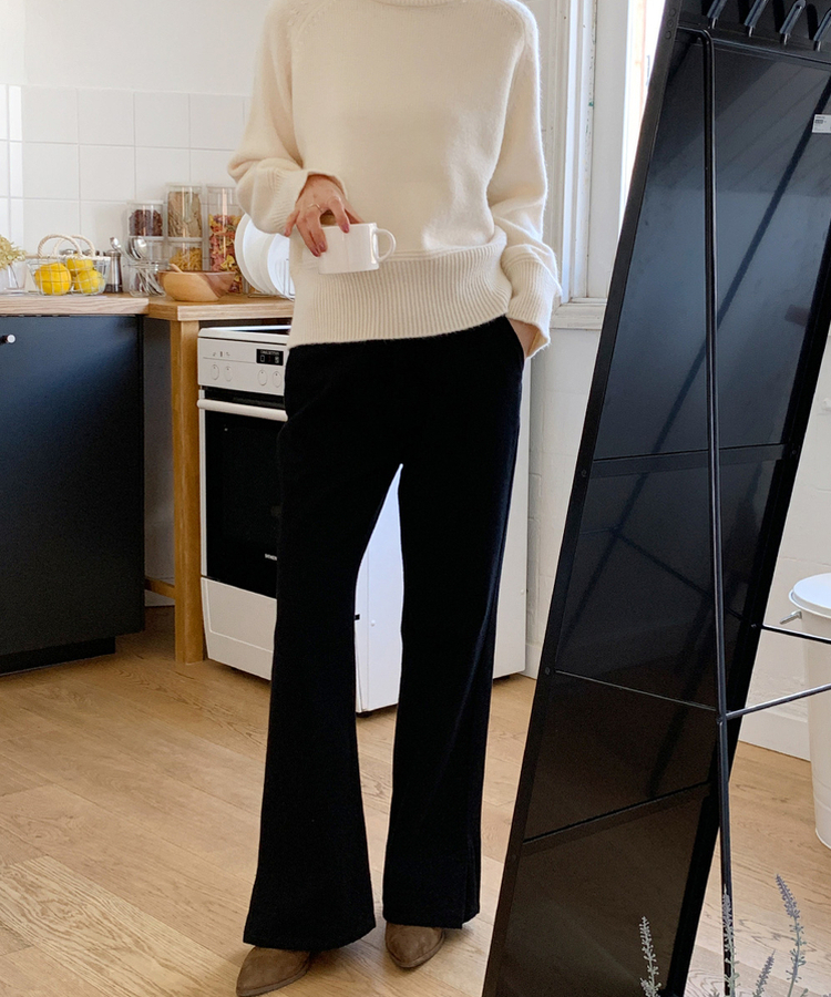 슬릿세미와이드부츠컷P 블랙