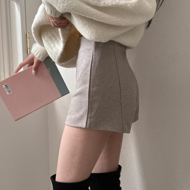 ローブルスリットショートパンツ