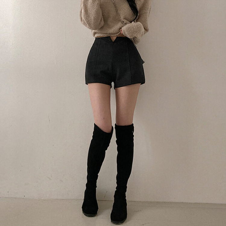 ローブルスリットショートパンツ