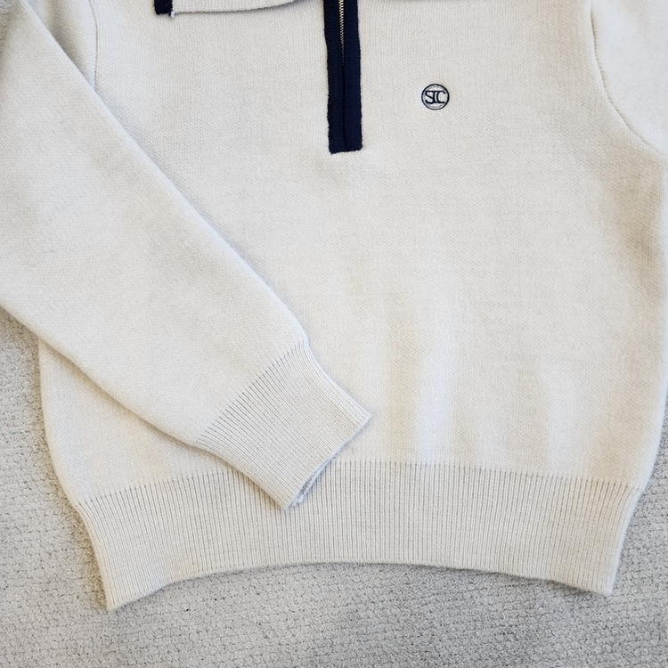 ジップアップ刺繍カラールーズニット