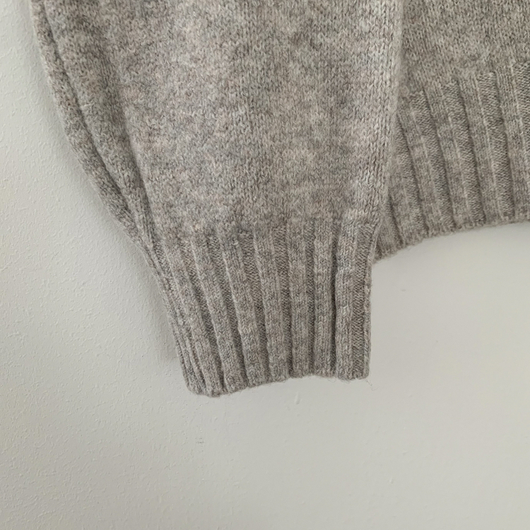 도톰 아방핏 브이넥 래글런 오버핏 긴팔니트 넉넉함보장