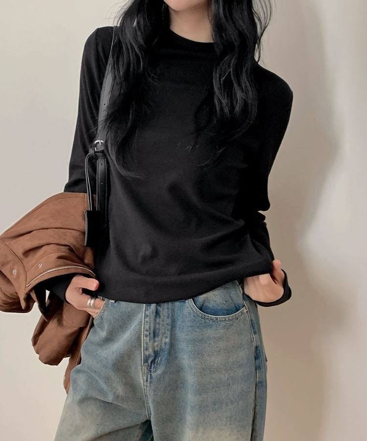 タートルネックもスリムフィットインナーリブTシャツ