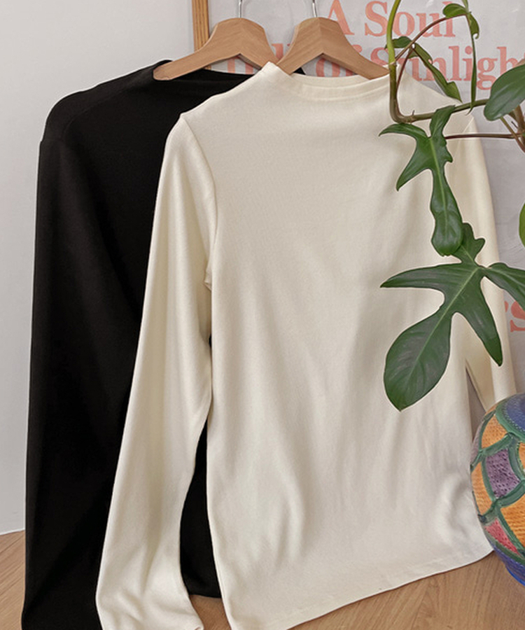 タートルネックもスリムフィットインナーリブTシャツ