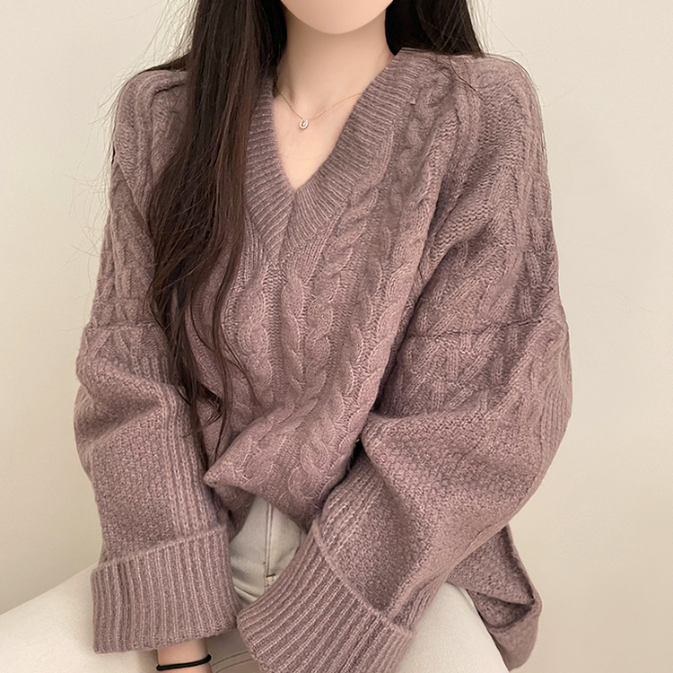 ケーブルVネックウールニット