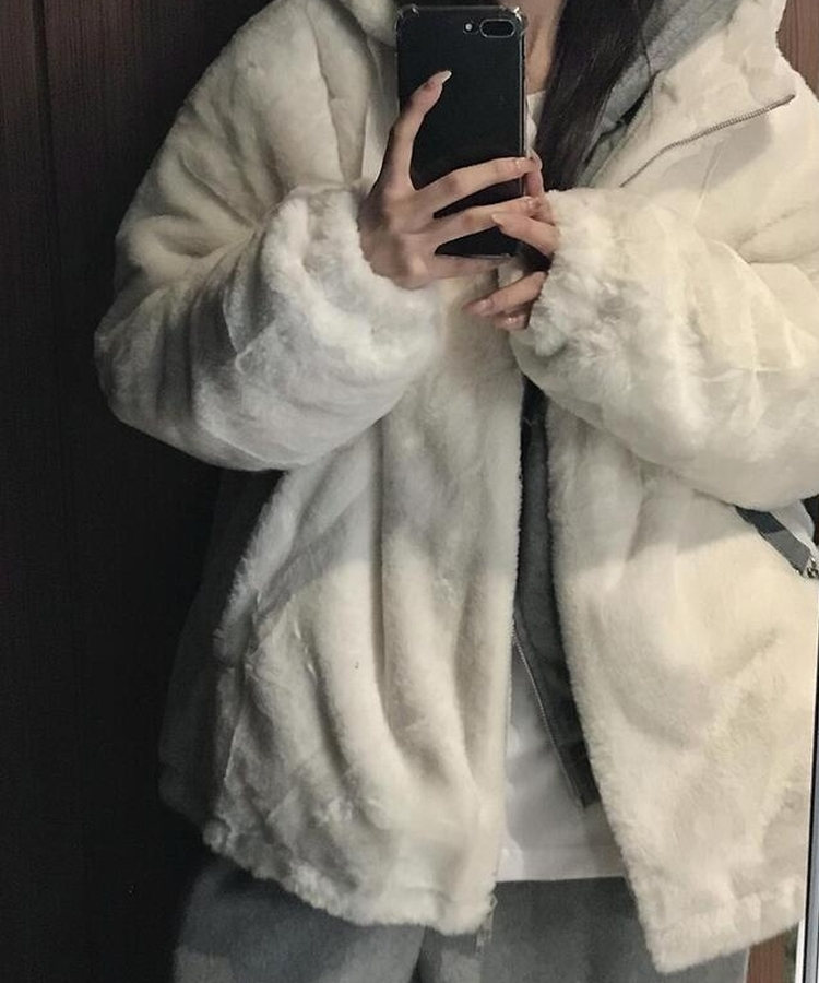 エニーフリースフードジップアップ