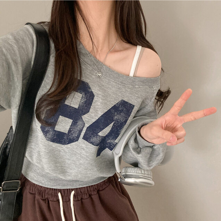 【起毛】84レタリングオフショルダークロップトレーナー