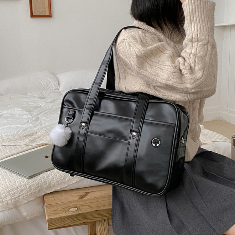 レザーポケットスクエアショルダーバッグ BLACK