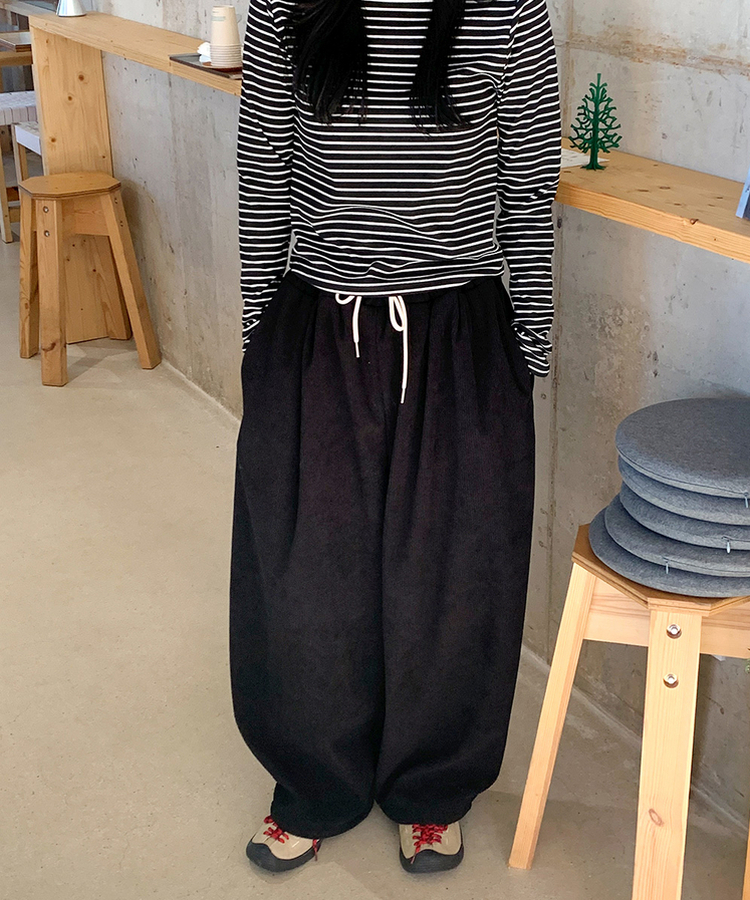 【起毛】コーデュロイツータックワイドパンツ