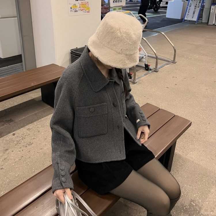 ポケットボタンショートコート