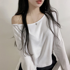 ハグオフショルダーTシャツ IVORY