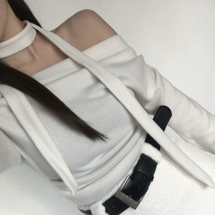 【タイ付き】テディーオフショルダーTシャツ