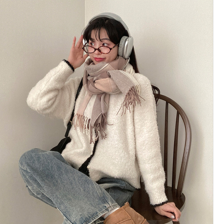 토리 부클 보카시 배색 카라 니트 가디건 아이보리