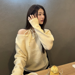 ショルダーリボンニット IVORY