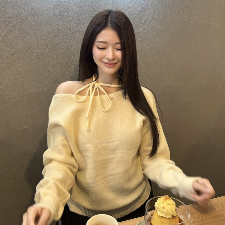 ショルダーリボンニット IVORY