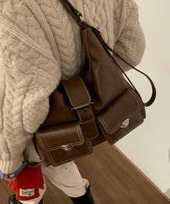 バッグ バックルレザーショルダーバッグ BROWN